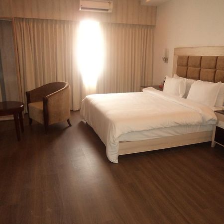 Rr Inn Palayankottai Экстерьер фото