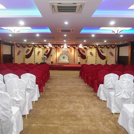 Rr Inn Palayankottai Экстерьер фото