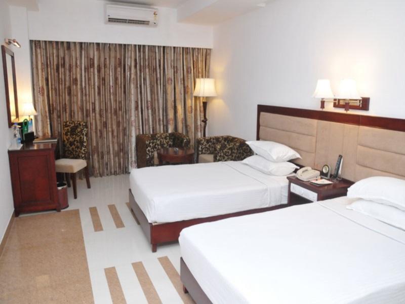 Rr Inn Palayankottai Экстерьер фото
