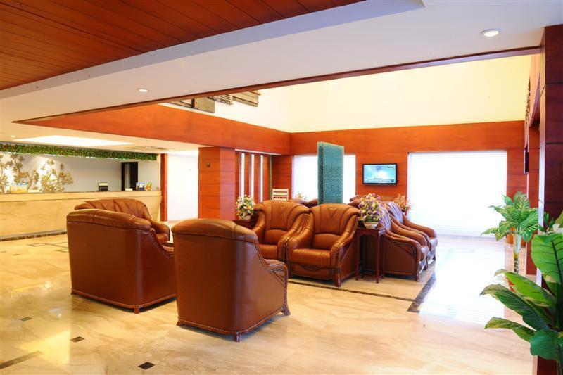 Rr Inn Palayankottai Экстерьер фото